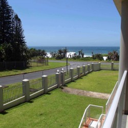 Seaside pet friendly holiday accommodation at Casa Uvongo 103 on the Hibiscus South Coast of South Africa for weekend, July, August, September, October, December school holidays.