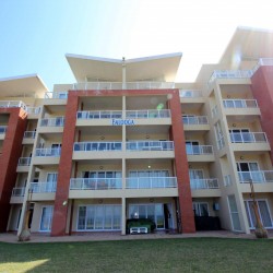 On the Margate seafront South Coast of KZN is Balooga 8. A 7 sleeper lovely seaviews - Building - Happy Holiday Homes