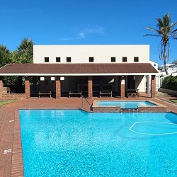 Laguna la Crete 70 - A self-catering place to stay in Uvongo on the South Coast KZN with a swimming pool, tennis courts, air conditioner, dstv and 24 hour security.