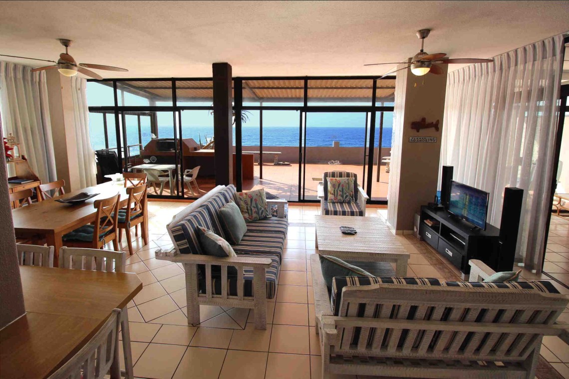 C - Front 11 is a pet friendly penthouse on Manaba sea front with an 180 degree sea view that sleeps 7 and is walking distance to Lucien Blue Flag Beach.