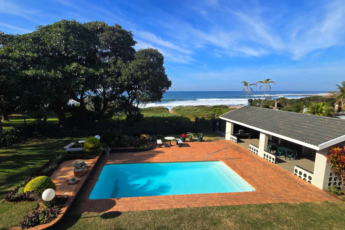 Shelly Palms 7 is a 4-sleeper self-catering holiday flat the provides affordable self-catering holiday accommodation on Shelly Beach with WIFI & pool, perfect for weekends, July, August, September, October and December school holidays.