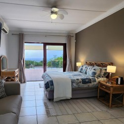 Kings Cottage is a 3 bedroom, 6 sleeper self-catering family holiday home is Shelly Beach on the South Coast of KwaZulu Natal with a sea view, swimming pool, WiFi and is walking distance to St Michael s Beach and local restaurants.