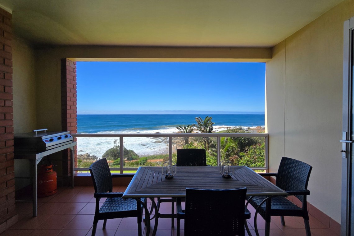 Walk to Margate Pier from Balooga 34, a 6-sleeper flat in Margate with no steps to the flat, Wi-Fi, Smart TV, and a well-equipped kitchen.