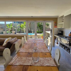 Frant@C is a 5 bedroom, 10 sleeper South Coast holiday house near Ramsgate Ski-boat Club in Ramsgate KwaZulu Natal, South Africa.