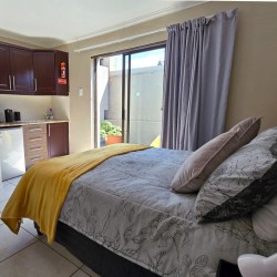 Frant@C is a 5 bedroom, 10 sleeper South Coast holiday house near Ramsgate Ski-boat Club in Ramsgate KwaZulu Natal, South Africa.