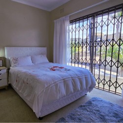 Frant@C is a 5 bedroom, 10 sleeper South Coast holiday house near Ramsgate Ski-boat Club in Ramsgate KwaZulu Natal, South Africa.