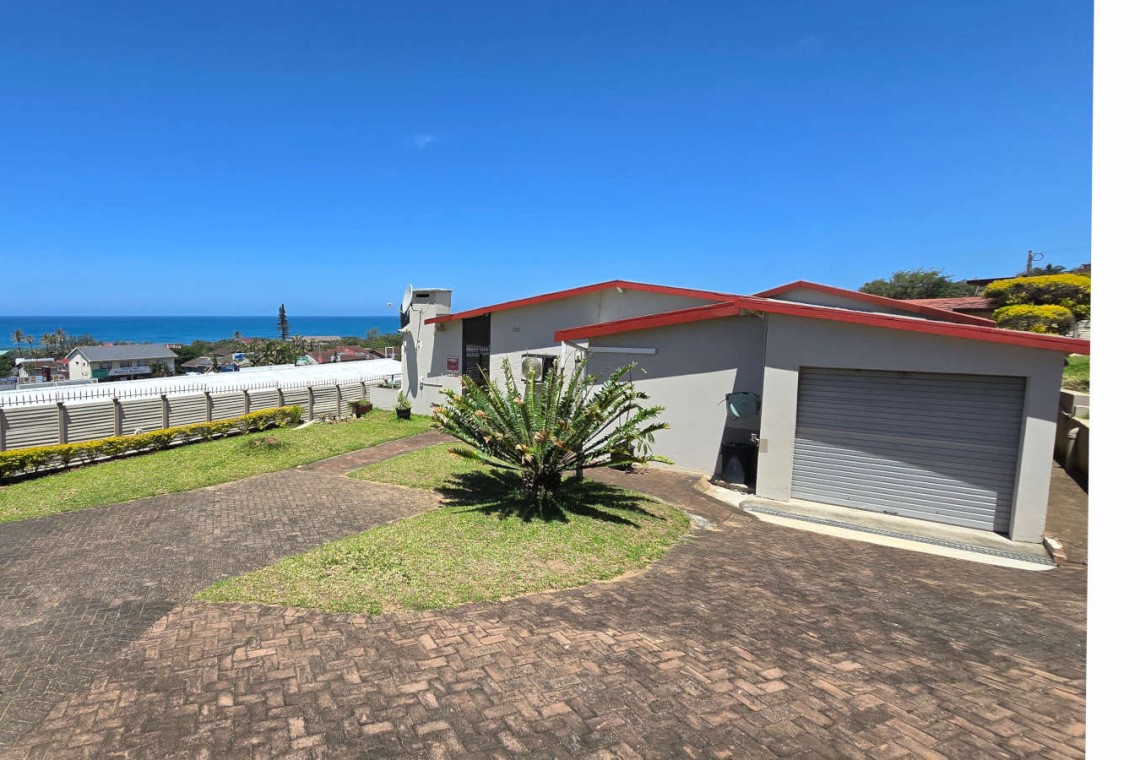 Enjoy an air-conditioned holiday close to Shelly Centre and MacDonalds at Isles of Shelly 8 a 5 sleeper simplex in Shelly Beach with sea views, WIFI internet, a charcoal braai, and all the comforts of home.