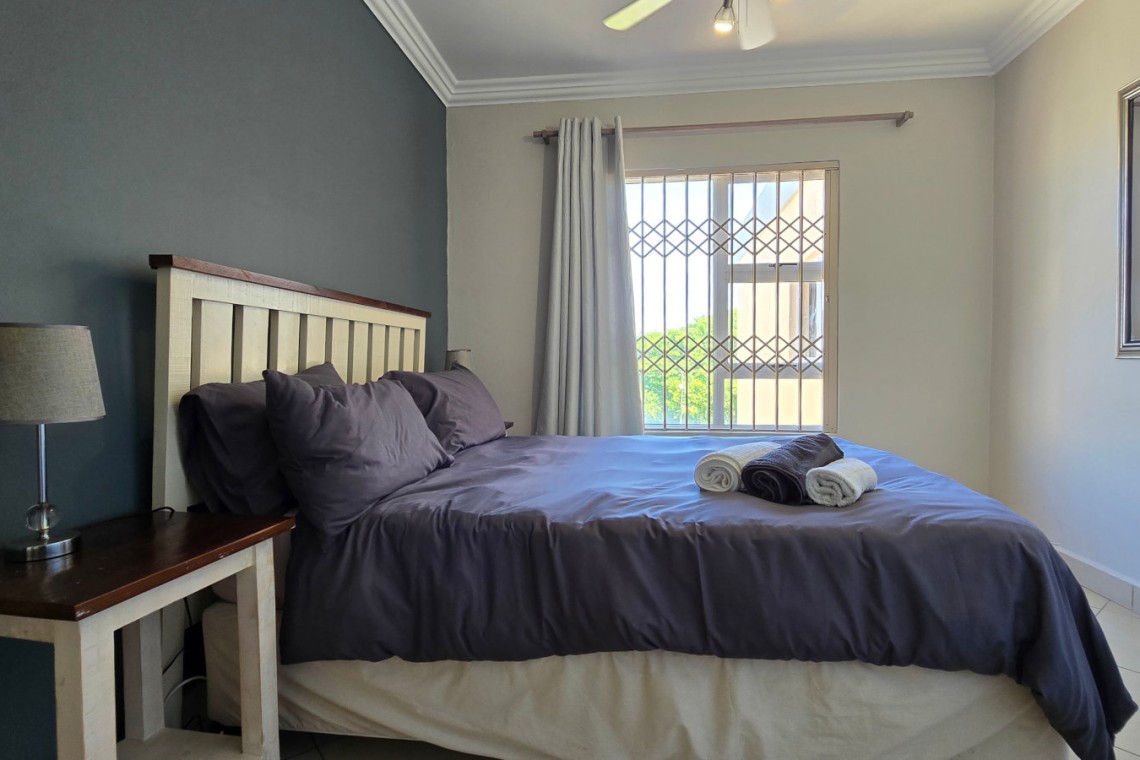 Aqua Surf 9 is a 6 Sleeper holiday apartment on the South Coast , this holiday home in Manaba with a 180° sea view is near a family-friendly Blue Flag beach.