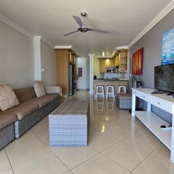 Aqua Surf 9 is a 6 Sleeper holiday apartment on the South Coast , this holiday home in Manaba with a 180° sea view is near a family-friendly Blue Flag beach.