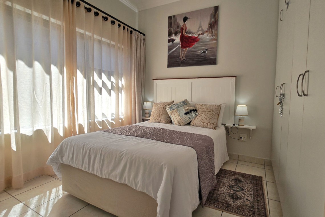 Topanga 71 is an exquisite self-catering apartment in Uvongo, an elegant South Coast holiday accommodation & an ideal family rental for a memorable KwaZulu-Natal getaway.