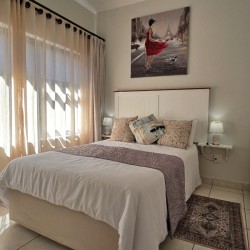 Topanga 71 is an exquisite self-catering apartment in Uvongo, an elegant South Coast holiday accommodation & an ideal family rental for a memorable KwaZulu-Natal getaway.