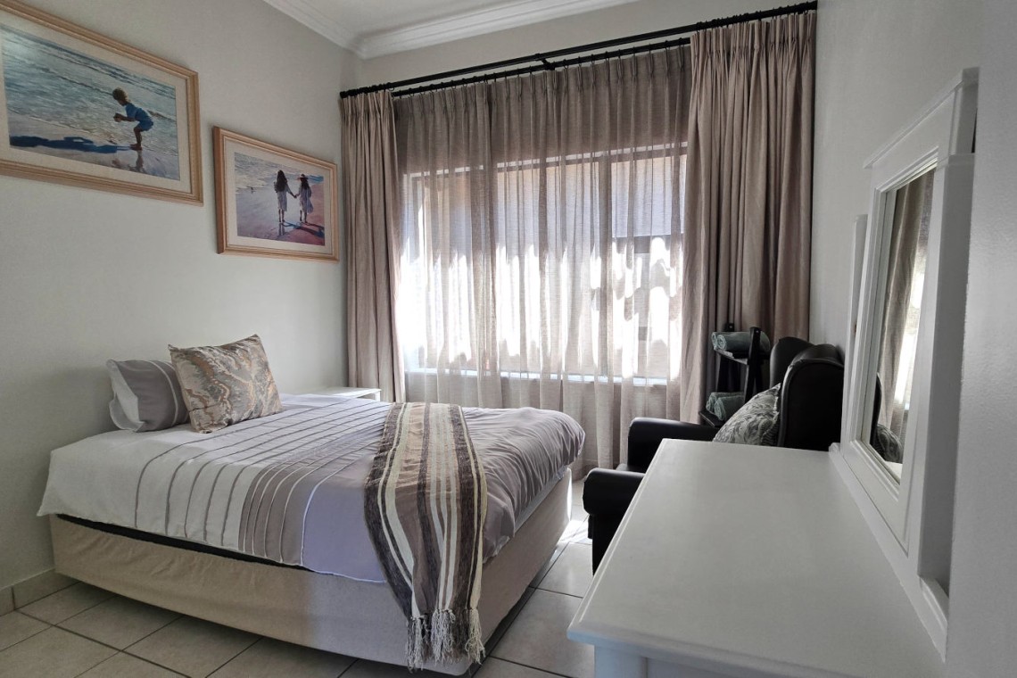 Topanga 71 is an exquisite self-catering apartment in Uvongo, an elegant South Coast holiday accommodation & an ideal family rental for a memorable KwaZulu-Natal getaway.