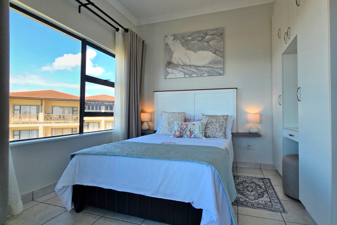 Topanga 71 is an exquisite self-catering apartment in Uvongo, an elegant South Coast holiday accommodation & an ideal family rental for a memorable KwaZulu-Natal getaway.