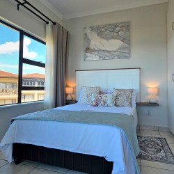 Topanga 71 is an exquisite self-catering apartment in Uvongo, an elegant South Coast holiday accommodation & an ideal family rental for a memorable KwaZulu-Natal getaway.