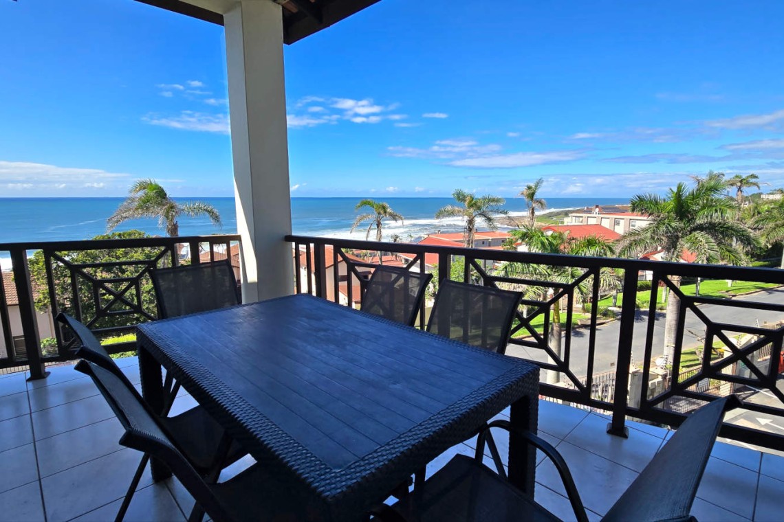 Topanga 71 is an exquisite self-catering apartment in Uvongo, an elegant South Coast holiday accommodation & an ideal family rental for a memorable KwaZulu-Natal getaway.