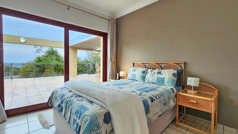 Second family bedroom at King’s Cottage Shelly Beach