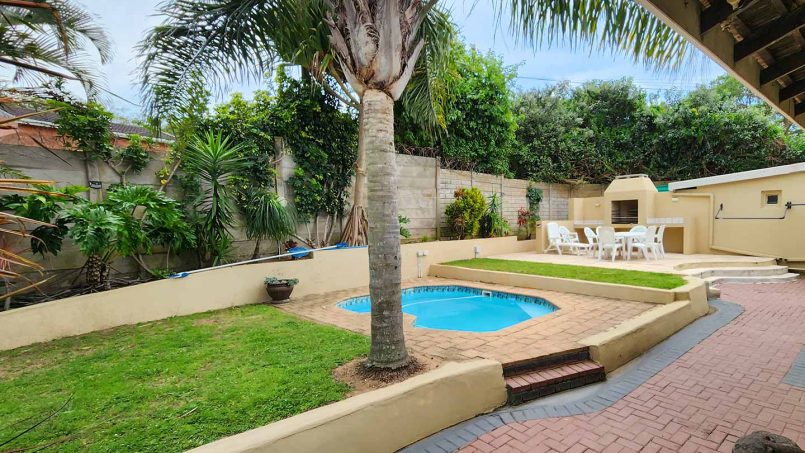 King’s Cottage Shelly Beach holiday home with private pool, ideal for families