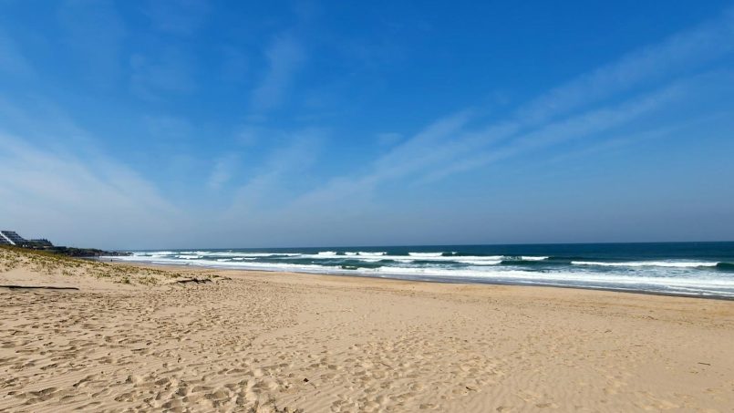 Indigo Bay 25 is a luxury, self-catering, 4 bedroom, 8 sleeper on the Manaba beachfront with stunning sea views from Lucien Beach to Margate Beach on the South Coast of KwaZulu Natal.