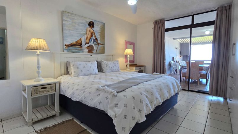 Chardonnay Cabanas 2 is an 8 sleeper, self-catering, seafront holiday home on Uvongo Main Beach.