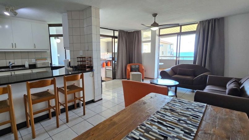 Chardonnay Cabanas 2 is an 8 sleeper, self-catering, seafront holiday home on Uvongo Main Beach.
