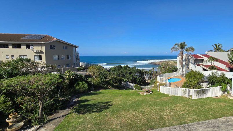 Chardonnay Cabanas 2 is an 8 sleeper, self-catering, seafront holiday home on Uvongo Main Beach.