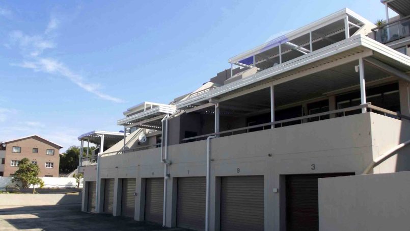 Chardonnay Cabanas 2 is an 8 sleeper, self-catering, seafront holiday home on Uvongo