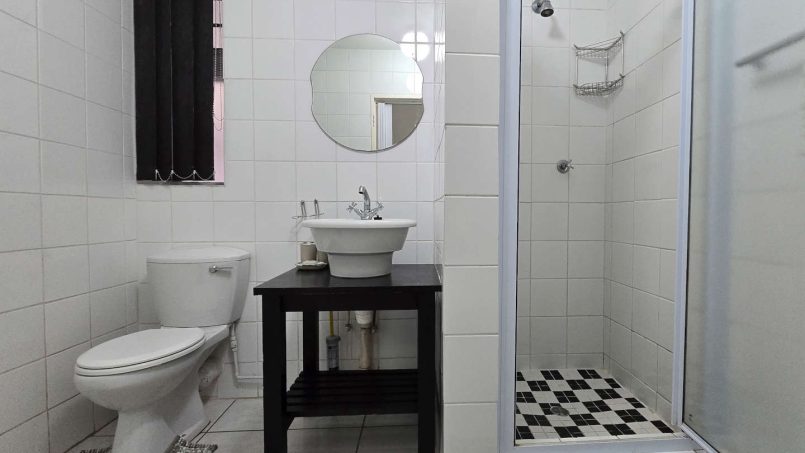 Chardonnay Cabanas 2 is an 8 sleeper, self-catering, seafront holiday home on Uvongo Main Beach.