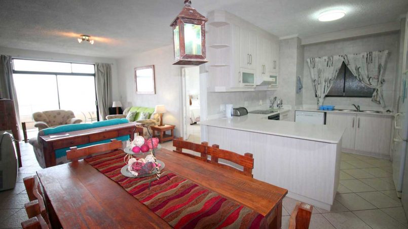 Self-catering holiday home for Easter, July, December or Long weekends in Uvongo on the South Coast of KZN, South Africa - Summer Rocks 8