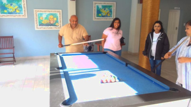 Banana Beach Club F1, a self-catering ground-floor studio in Melville on the Hibiscus Coast, located 50m from the beach, ideal for a small family holiday.