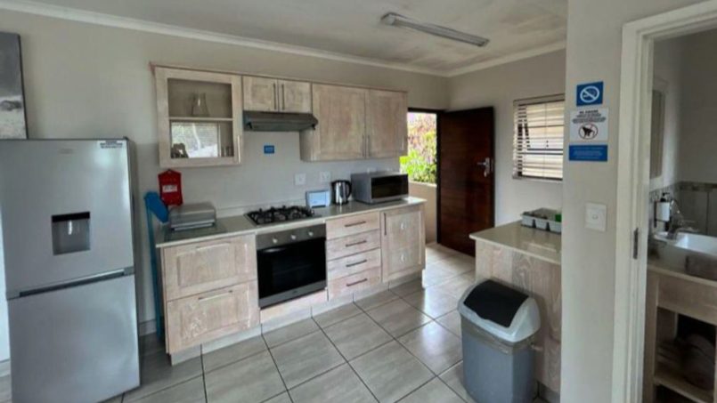 Banana Beach Club F1, a self-catering ground-floor studio in Melville on the Hibiscus Coast, located 50m from the beach, ideal for a small family holiday.