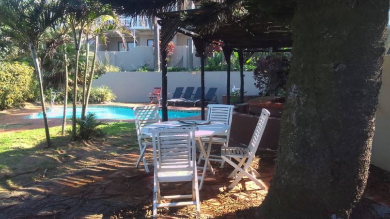 Banana Beach Club F1, a self-catering ground-floor studio in Melville on the Hibiscus Coast, located 50m from the beach, ideal for a small family holiday.