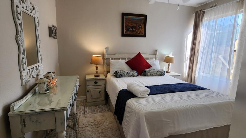 Second family bedroom with a beautiful sea view and a double at Don Juan 2 Margate, near Margate beachfront