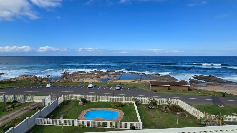 180 degree sea view from C-Front 11 over the tidal view in front of the penthouse.