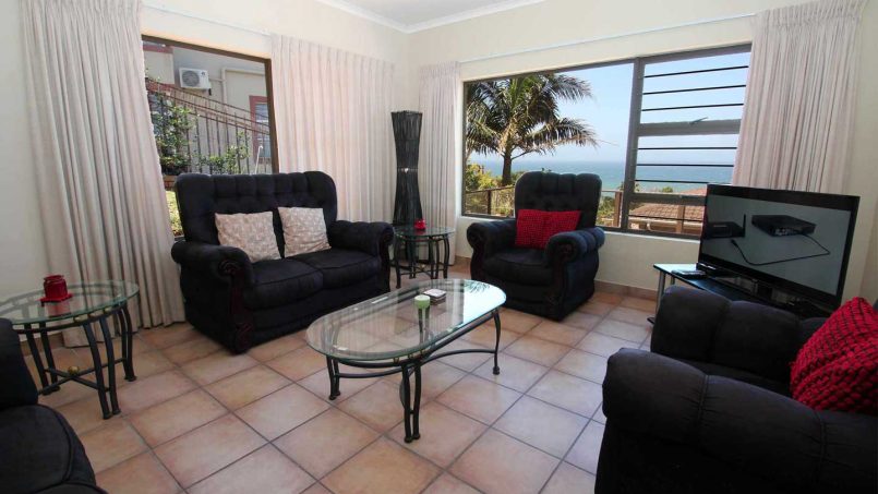 Castaro Beach Lodge - 4 Bedroom 8 sleeper self-catering holiday house in Ramsgate with solar panels and filtered borehole water - South Coast of KZN.