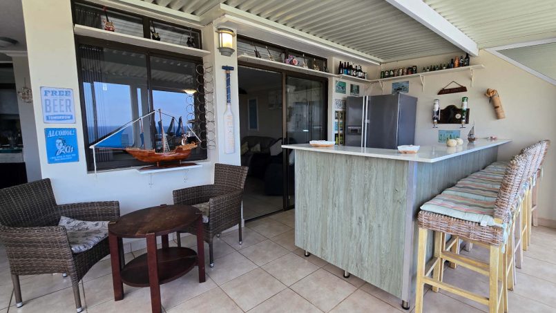 Enclosed patio with built‑in bar and at Chardonnay Cabanas 5
