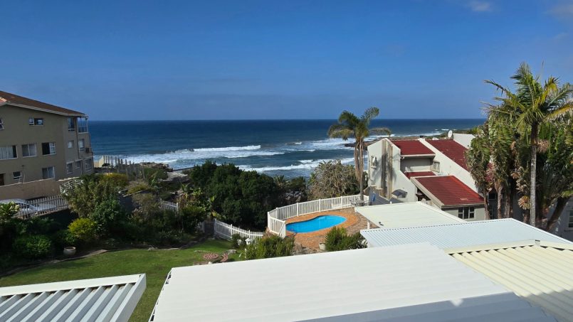 Sea view overlooking Uvongo Beach from Chardonnay Cabanas 5 patio