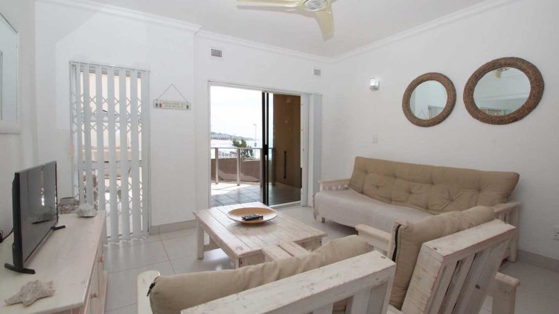 On the seafront at the Margate Pier, Dolphin View 103 is a short stroll into the coastal town of Margate town on the South Coast of KwaZulu Natal.