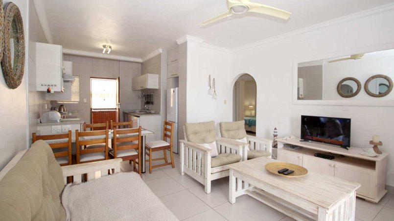 On the seafront at the Margate Pier, Dolphin View 103 is a short stroll into the coastal town of Margate town on the South Coast of KwaZulu Natal.