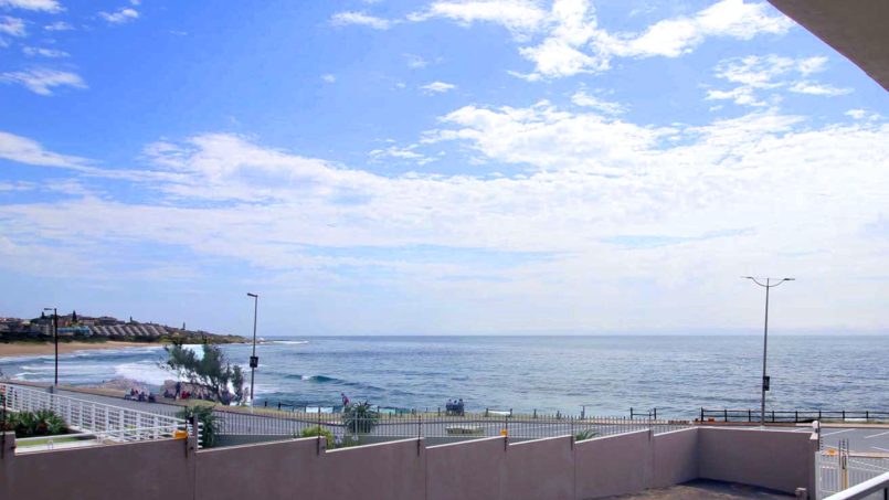 On the seafront at the Margate Pier, Dolphin View 103 is a short stroll into the coastal town of Margate town on the South Coast of KwaZulu Natal.