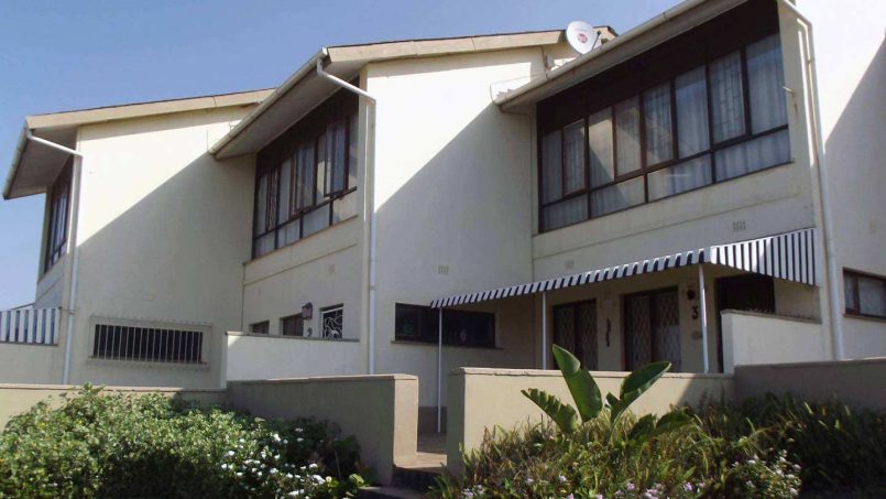 Self-catering holiday duplex in Manaba Beach on the South Coast of KZN - Carrick a Rede 3