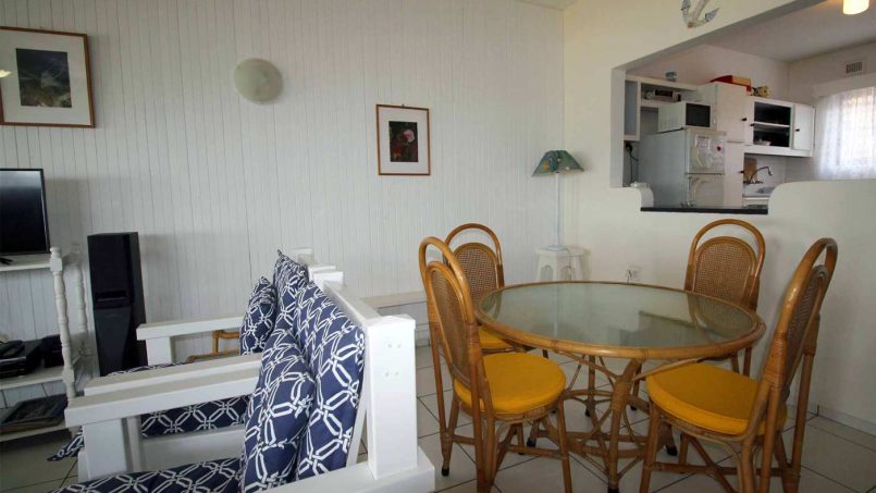 Self-catering holiday duplex in Manaba Beach on the South Coast of KZN - Carrick a Rede 3