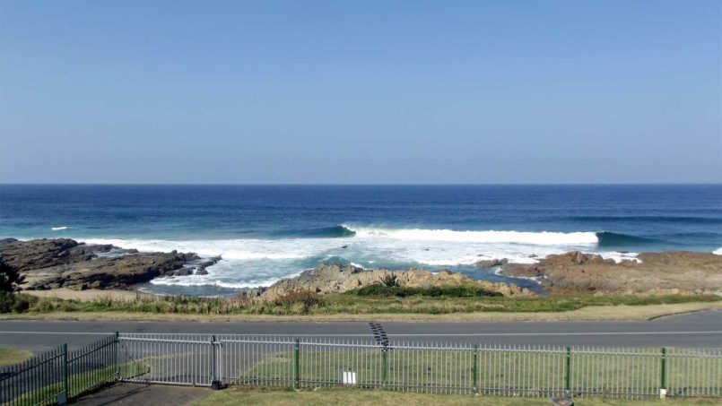 Self-catering holiday duplex in Manaba Beach on the South Coast of KZN - Carrick a Rede 3