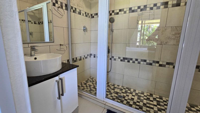 Laguna la Crete 102 in Uvongo is a holiday rental beachfront apartment offering self-catering family-friendly holiday accommodation on the South Coast of KwaZulu Natal