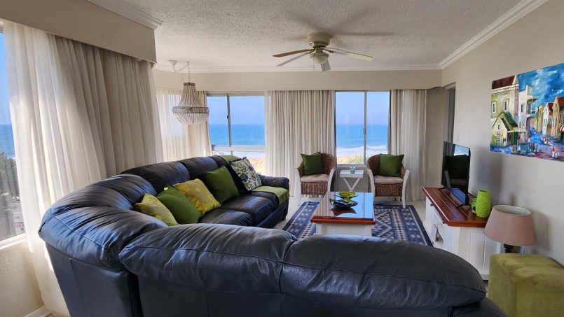 Comfortable open plan lounge at Don Juan 2, Margate, with WIFI, sea views on the beachfront