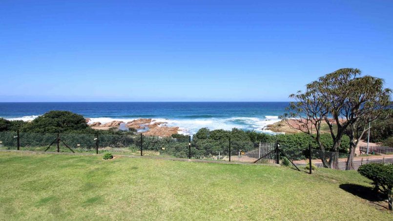 The breaker sea view at Chesapeake Bay 22. A beautiful Margate beachfront holiday apartment that sleeps 4.