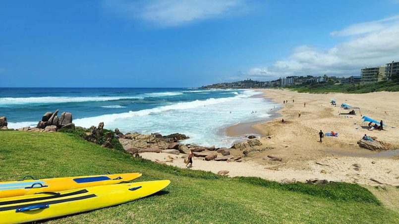 Octavia 7 is a tastefully furnished, upmarket 6 sleeper self-catering holiday penthouse in Manaba Beach on the South Coast of KwaZiulu Natal with a 180 ° breaker sea view.