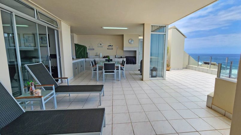 The patio sundeck with ocean view at Octavia 7 penthouse
