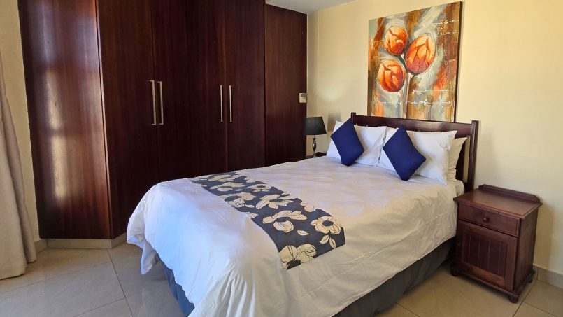 Lucien Sands 601 is a seafront self-catering penthouse with a 180º breaker sea view & a swimming pool, you can walk onto Lucien Blue Flag Beach & Margate beach from the 5th floor apartment.