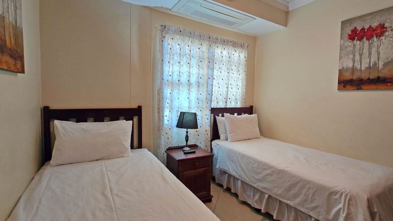 Lucien Sands 601 is a seafront self-catering penthouse with a 180º breaker sea view & a swimming pool, you can walk onto Lucien Blue Flag Beach & Margate beach from the 5th floor apartment.