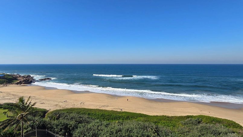 Lucien Sands 601 is a seafront self-catering penthouse with a 180º breaker sea view & a swimming pool, you can walk onto Lucien Blue Flag Beach & Margate beach from the 5th floor apartment.